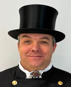 Ein Bild, das Kleidung, Hut, Kopfbedeckung, Menschliches Gesicht enth�lt.

Automatisch generierte Beschreibung